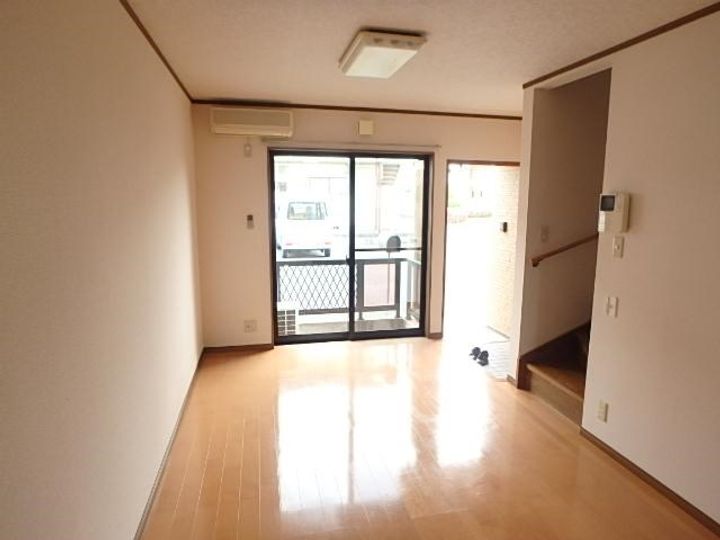 ニューライト・メゾンA6の居間