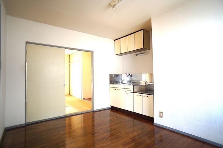 コーポ・マーブルB205の居間