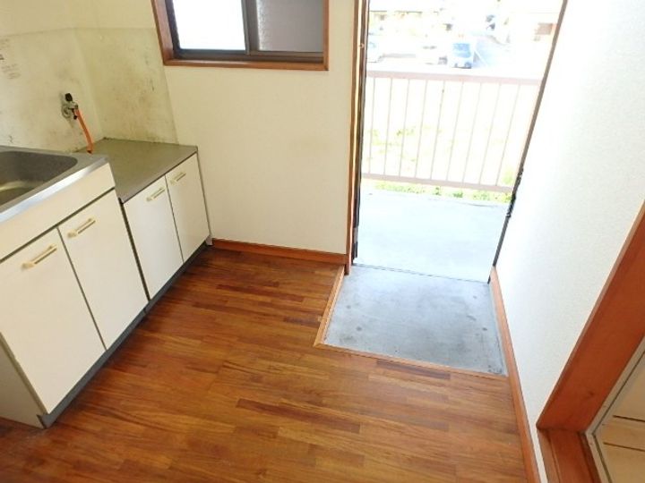 真下・ハイツ105の玄関