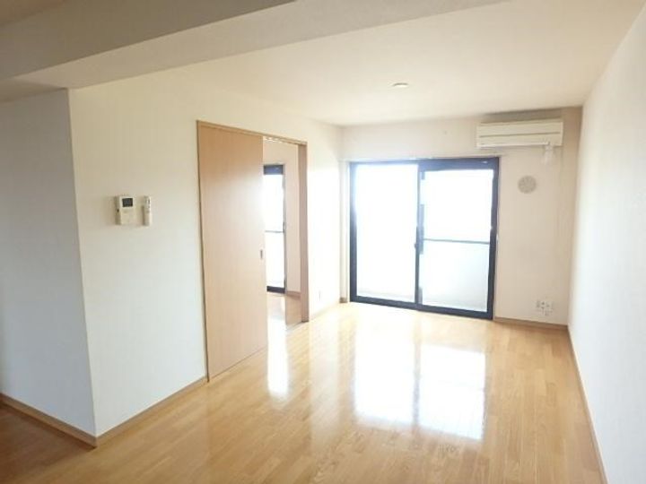 ビクトリーマンション301の居間