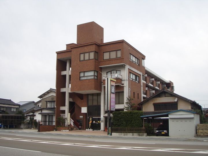 ウエラコート浜田の外観