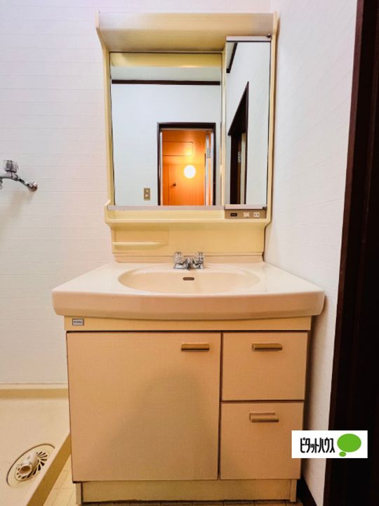 Ashiビル603の内装