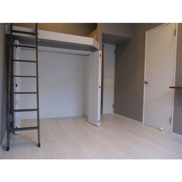 VILLA COURT CARROT6203の居間