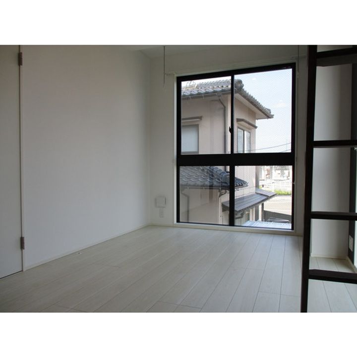 VILLA COURT CARROT6201の居間