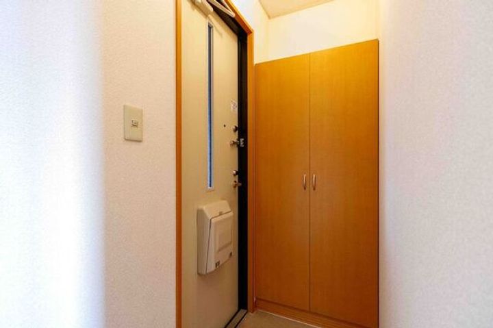 ラフィネ北間の玄関