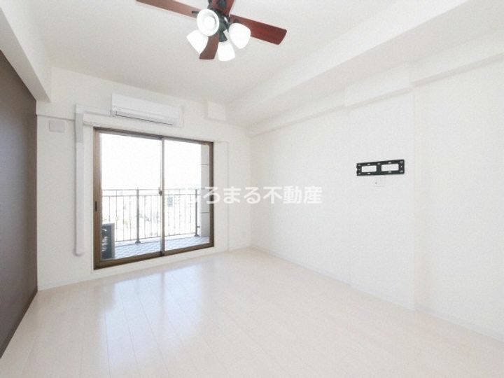 Luxe海老江II704の居間