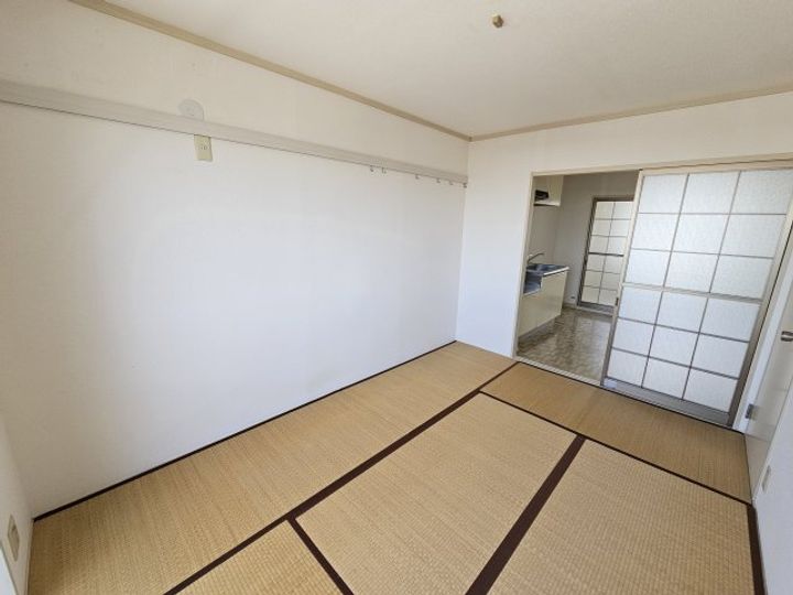ハイツ正法寺の居間