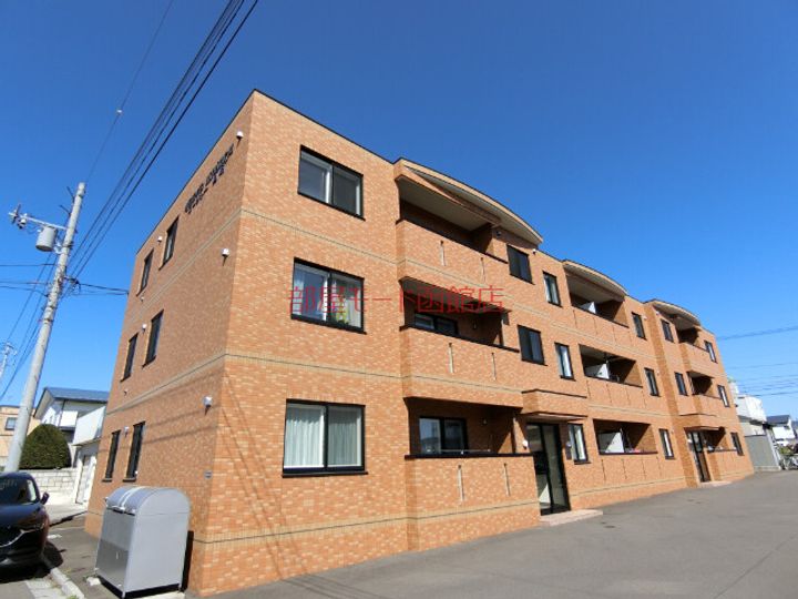 ヌーヴォー美原の外観