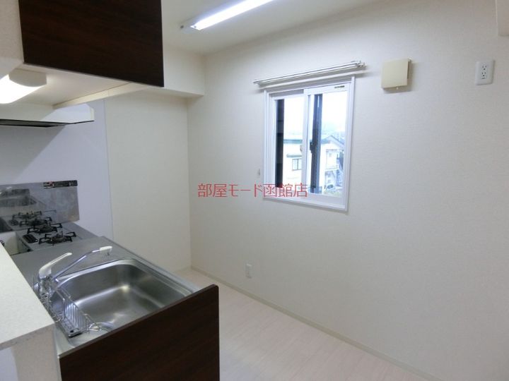ヌーヴォー美原のキッチン