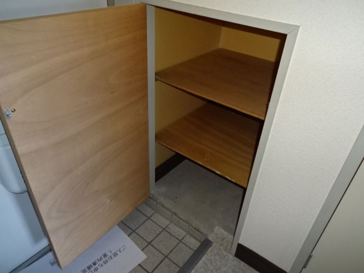 長野県長野市三輪10丁目(アパート)の賃貸物件の玄関