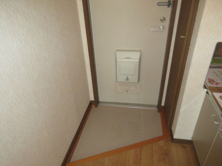 長野県長野市大字長野東町(アパート)の賃貸物件の玄関