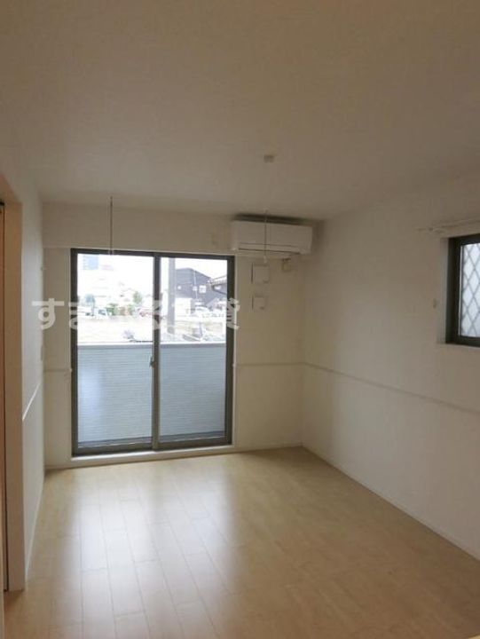 シャルム101の居間