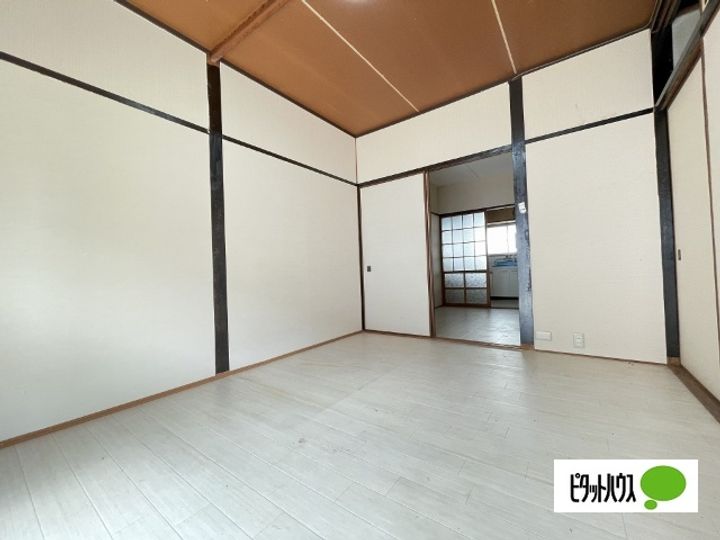 六十谷マンション17の居間