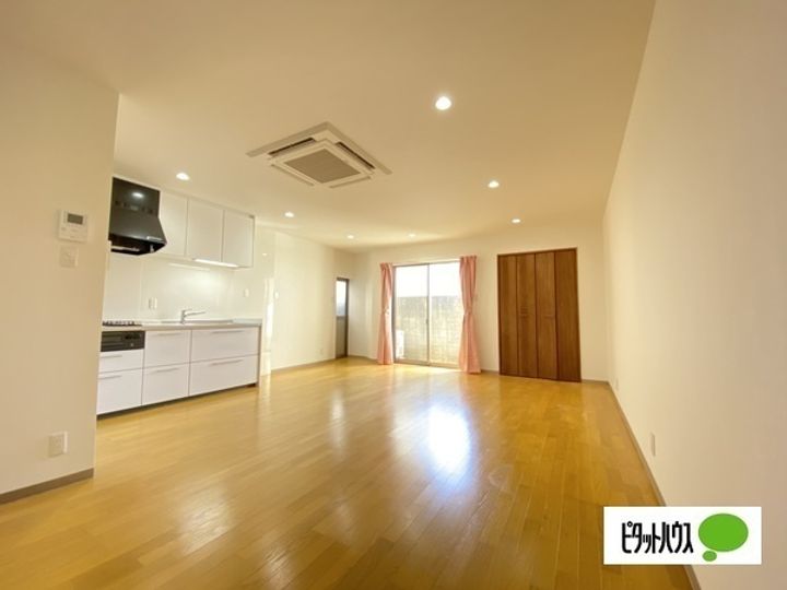 タツミビル110の居間