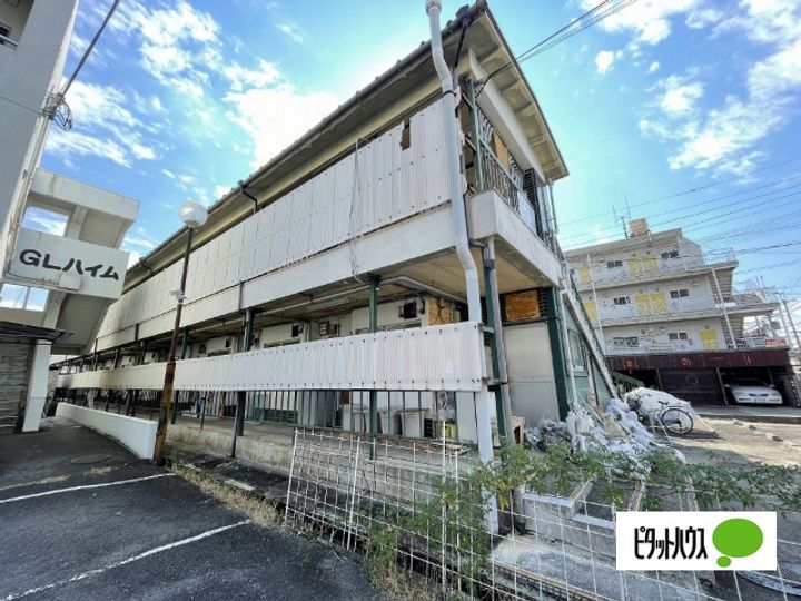 六十谷マンション18の外観