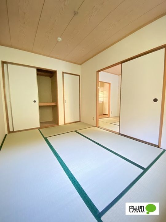 プレジール浜の宮の居間