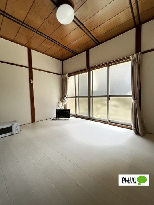千秋荘105の居間