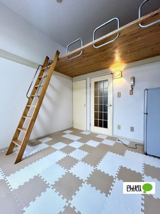 和歌山県和歌山市西浜3丁目の賃貸アパートの居間