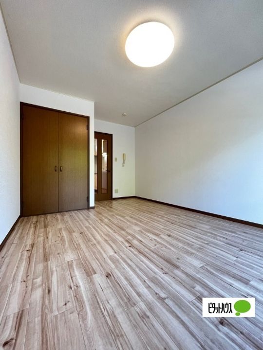 メディハイツ和歌川102の居間