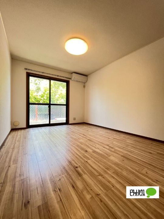 メディハイツ和歌川102の居間