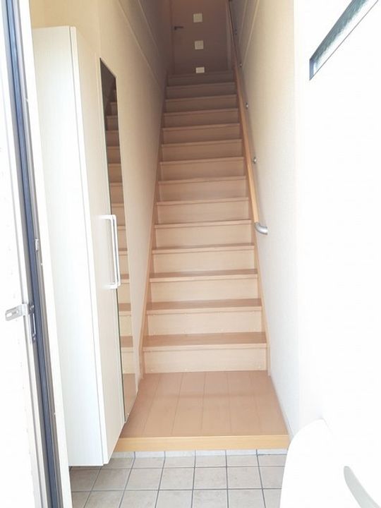 シャン・ロジュマンの玄関