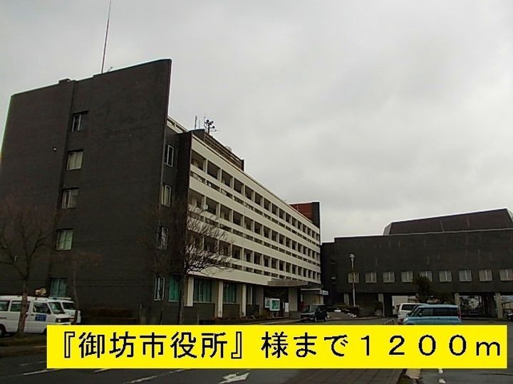 シャン・ロジュマンの周辺