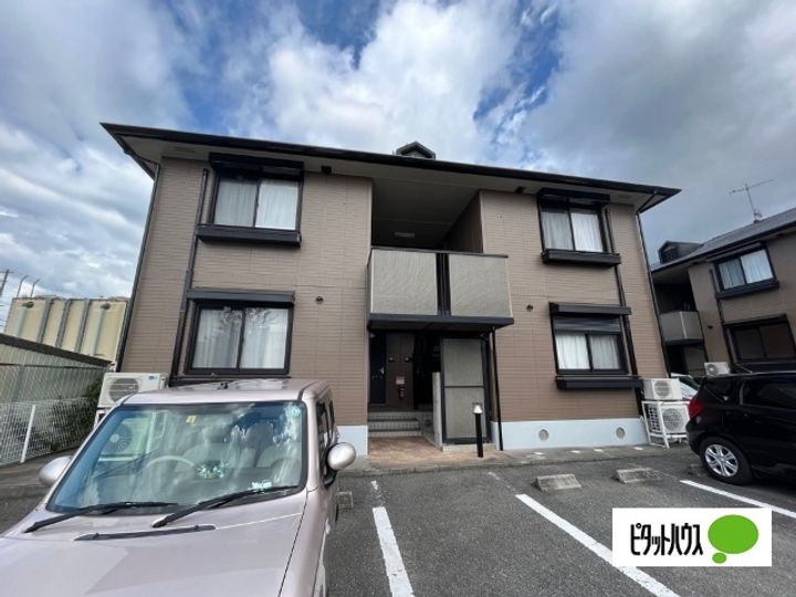 カーサリンピオ B棟の外観