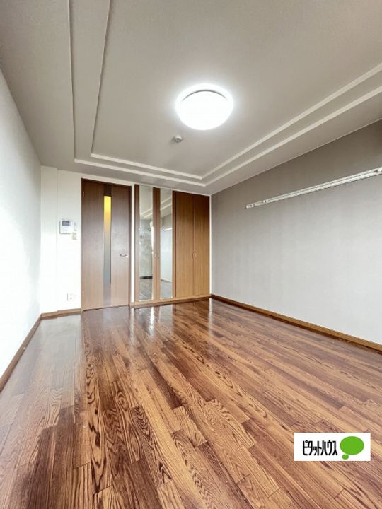 リッチ&フォース402の居間