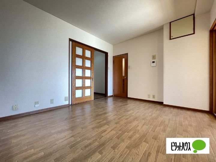 VIASACRA岩出の居間