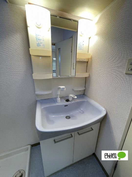 VIASACRA岩出の内装