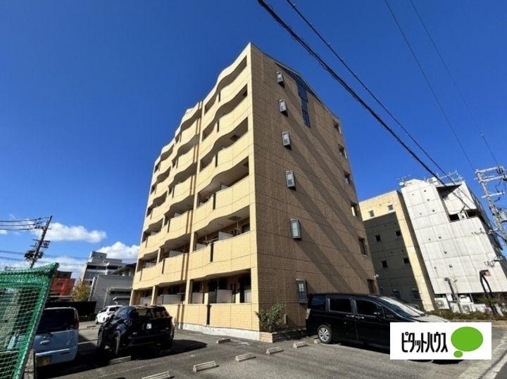 リッチ&フォース402の外観