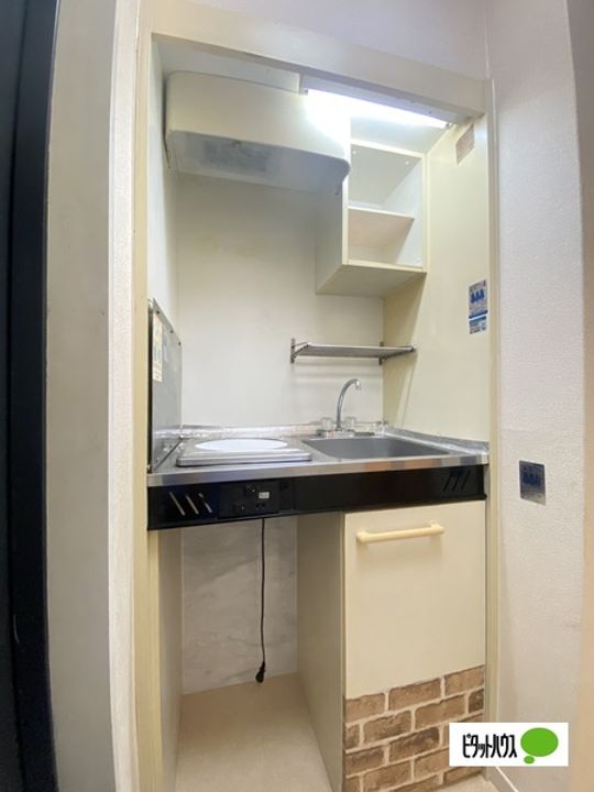 和歌山県和歌山市西浜3丁目の賃貸アパートのキッチン