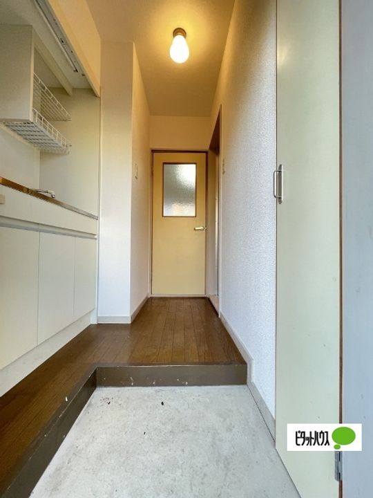 べリエール白邸101の玄関