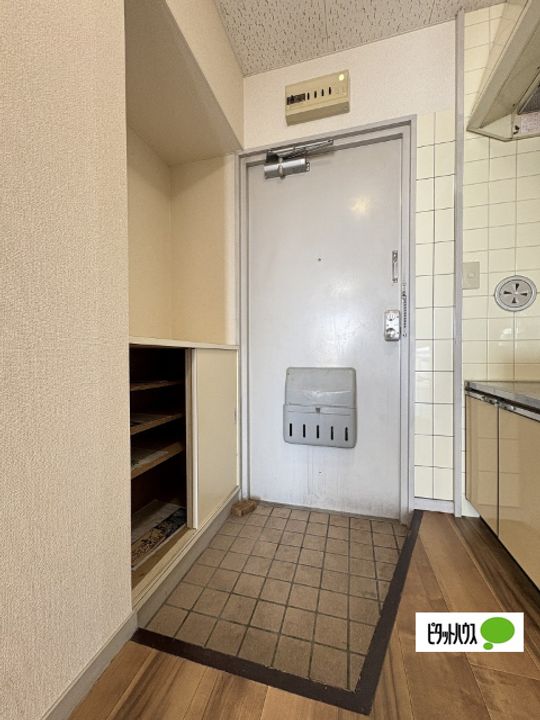 ラヴニール503の玄関