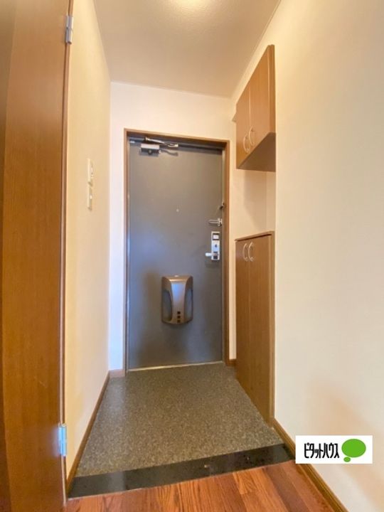 リッチ&フォース301の玄関