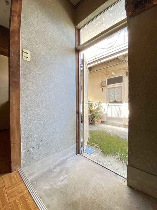 松ヶ丘荘の玄関