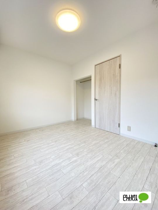 和歌山県和歌山市三葛の賃貸アパートの居間