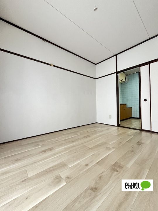 メゾンクルール302の居間