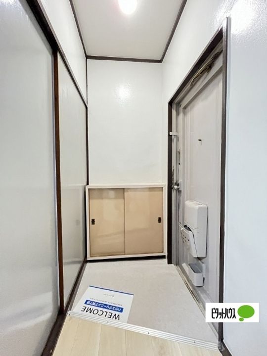 メゾンクルール302の玄関