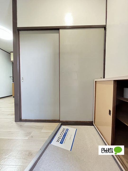 メゾンクルール302の玄関