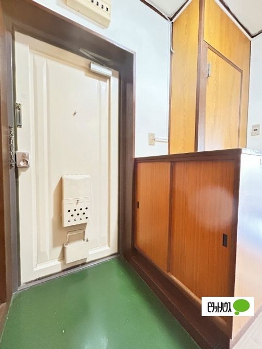 フェリースマンションの玄関