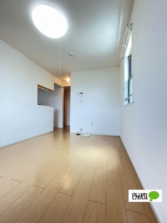 ラポール西庄の居間