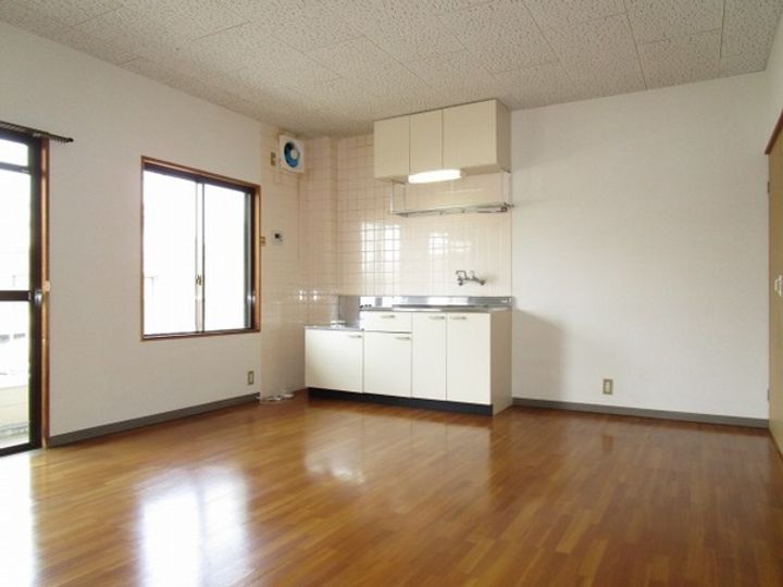 岩本ビル203の居間