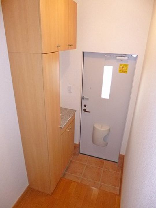 グレイスフルAの玄関