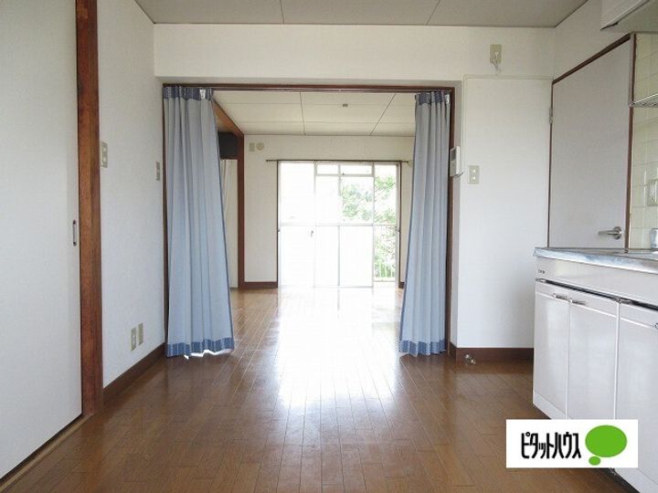 桑田園303の居間
