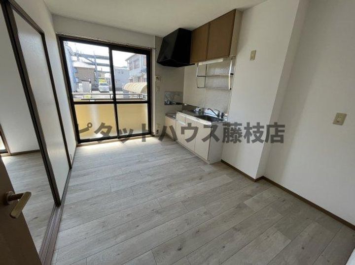 静岡県焼津市下小田(アパート)の賃貸物件101の居間