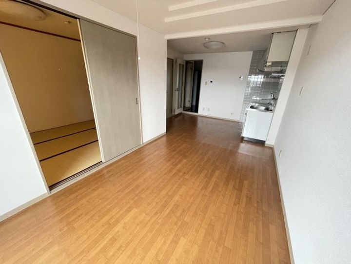 静岡県藤枝市高柳1丁目(マンション)の賃貸物件の居間