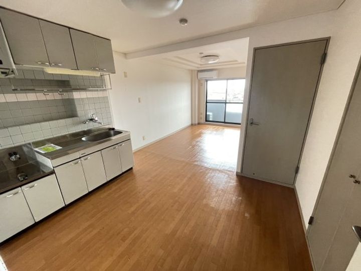 静岡県藤枝市高柳1丁目(マンション)の賃貸物件の居間