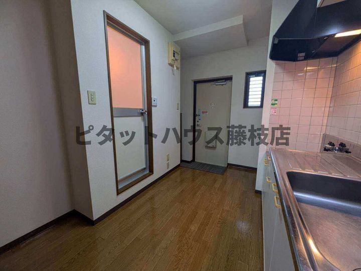 静岡県藤枝市田沼3丁目(マンション)の賃貸物件の居間