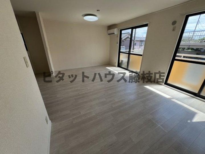 静岡県焼津市東小川7丁目(アパート)の賃貸物件の居間